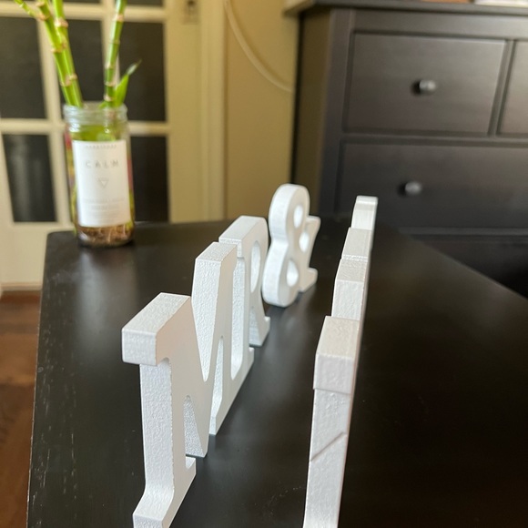 Mr & Mrs sign - Picture 4 of 4